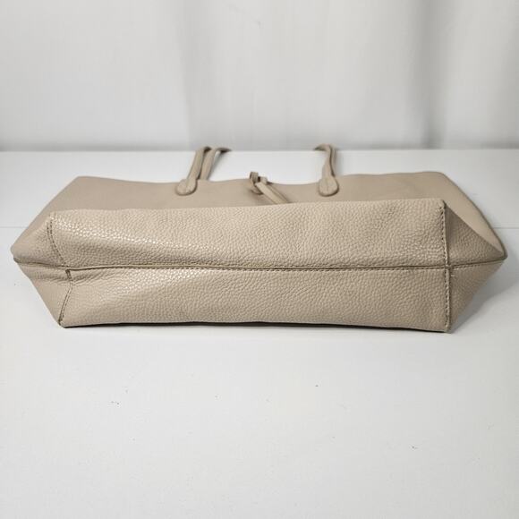 Y2K BCBG Paris Reversible Faux Leather Tote Laptop Bag Beige Goldtone Hardware - Picture 10 of 16